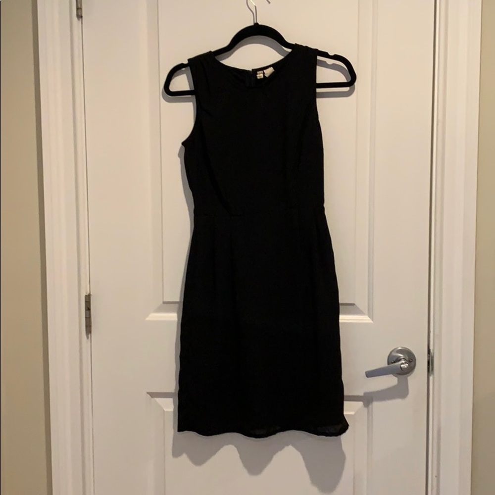 Sleeveless black dress